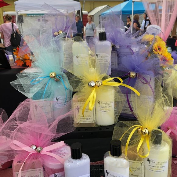 Meet your Posher,  Pixie - Picture 7 of 13